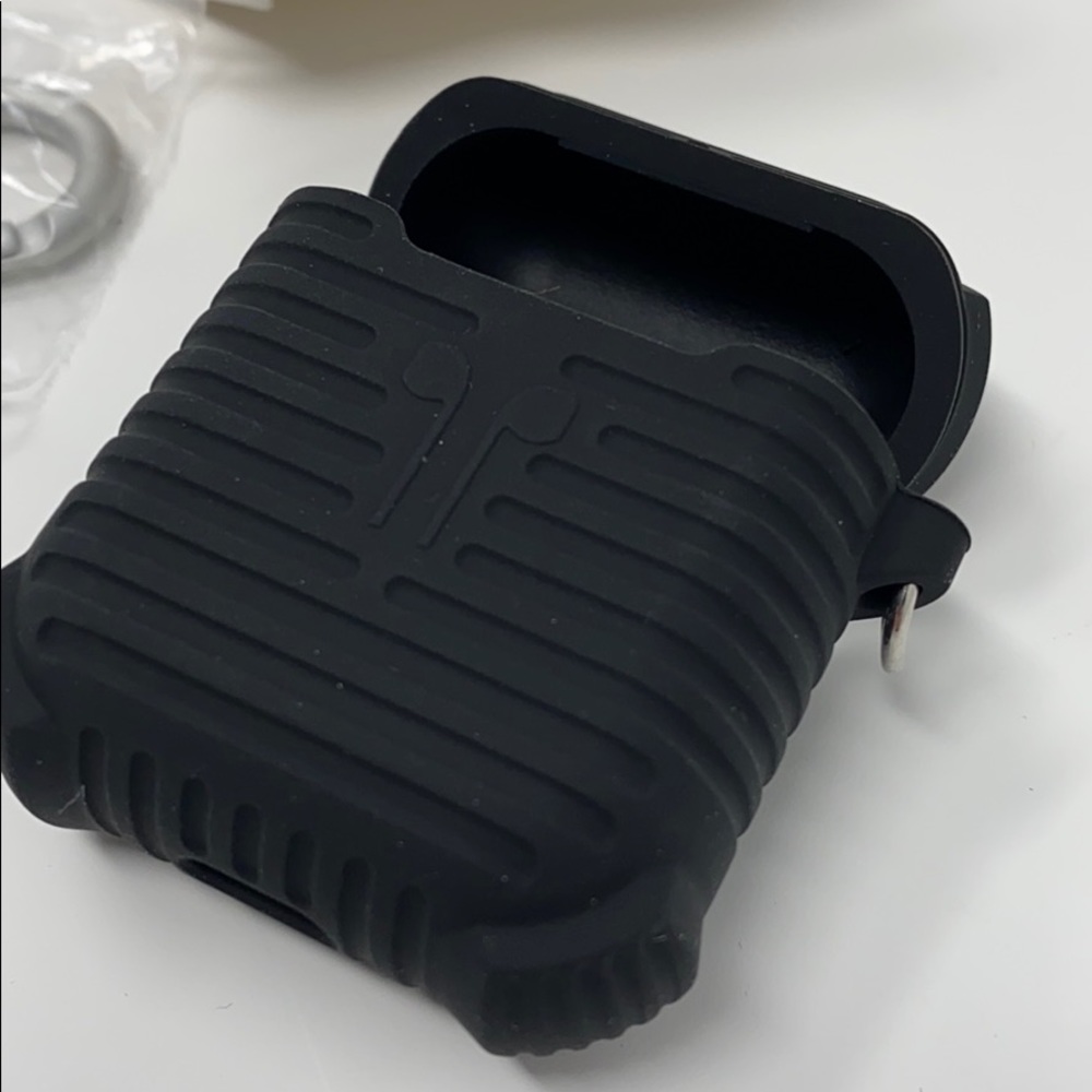 First gen AirPod cases - Picture 2 of 6